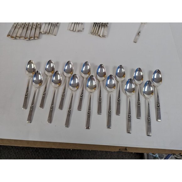 Oneida Morning Star Silverplate 1948 Serving for 8 Set of 47 - Picture 7 of 9